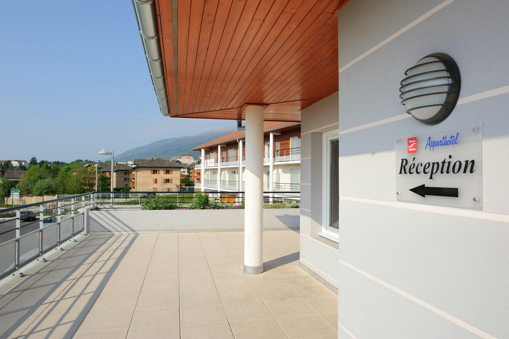 Séjours&Affaires Genève Gex Les Rives Du Léman Exterior foto